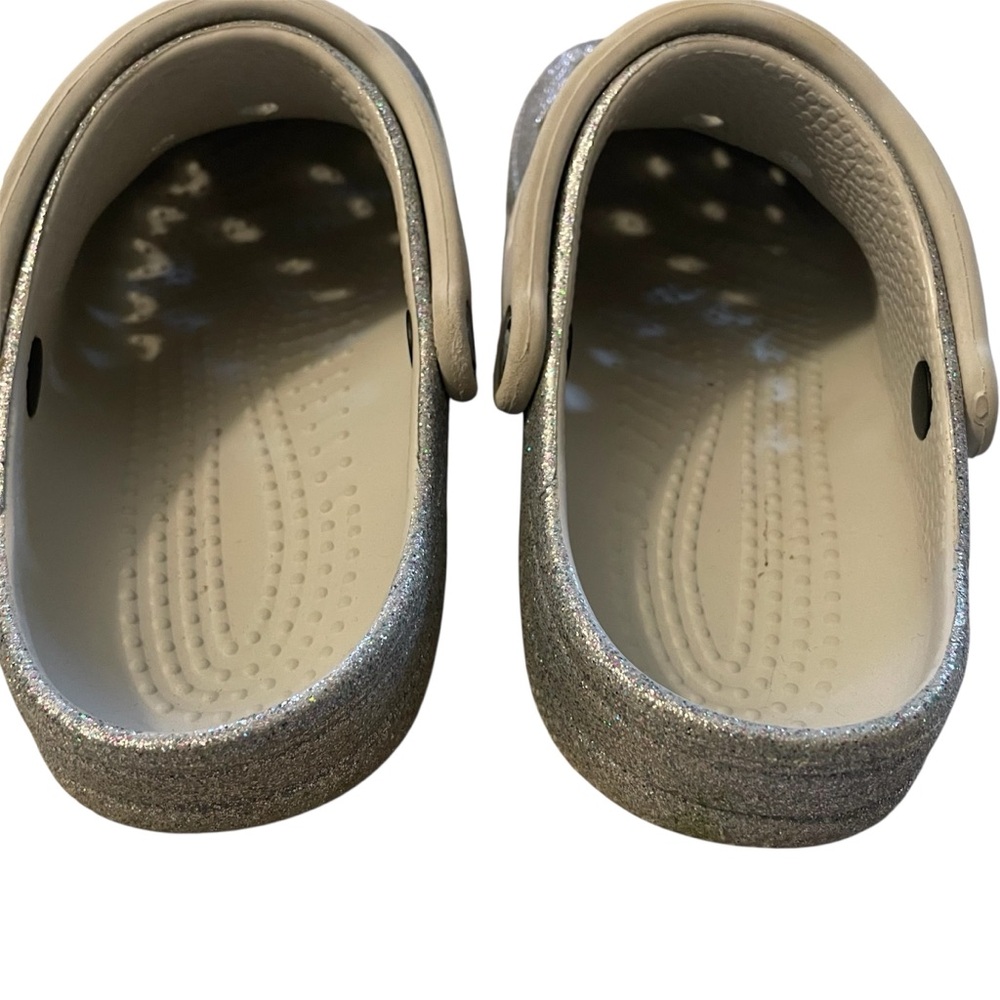 Crocs Women’s Classic Baya Clog with Heel Strap in Silver Glitter Size 7 - Picture 8 of 9